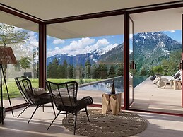 Apartment With Shared Infinity Pool