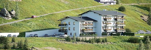 Apartment With Shared Infinity Pool