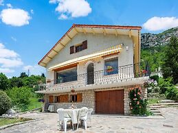 Holiday Home in Saint-julien-du-verdon With Garden