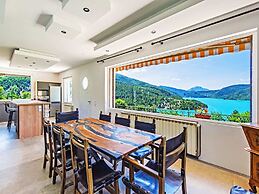 Holiday Home in Saint-julien-du-verdon With Garden