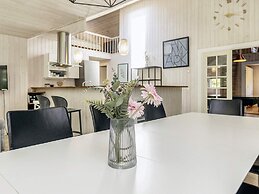14 Person Holiday Home in Vaeggerlose