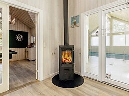 14 Person Holiday Home in Vaeggerlose