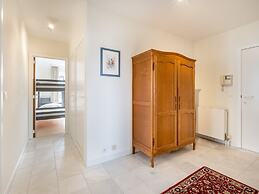 Hawthorn 2-1 Centrally Located and Near the Beach