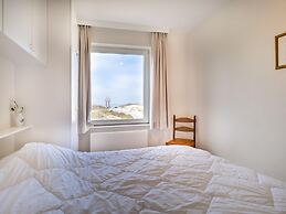 Hawthorn 2-1 Centrally Located and Near the Beach