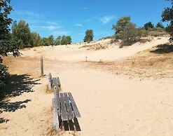 Hawthorn 2-1 Centrally Located and Near the Beach