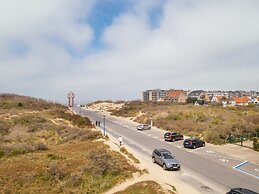 Hawthorn 2-1 Centrally Located and Near the Beach