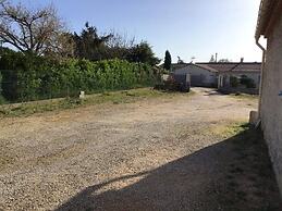 Cozy Villa in Saint-laurent-la-vernede