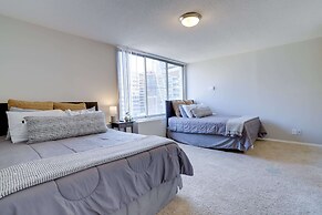 Beautiful & Spacious Apt in Crystal City