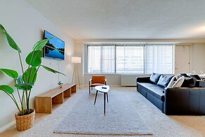 Beautiful & Spacious Apt in Crystal City