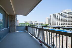 Beautiful & Spacious Apt in Crystal City