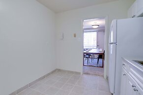 Beautiful & Spacious Apt in Crystal City