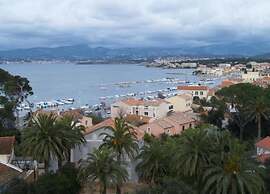 Nice Apartment With Terrace and sea View