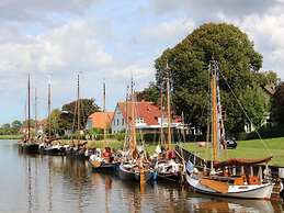 Wattloper Left Modern Retreat