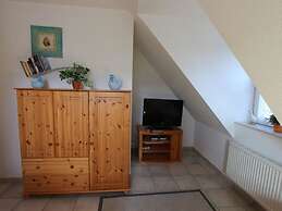 Wattloper Left Modern Retreat