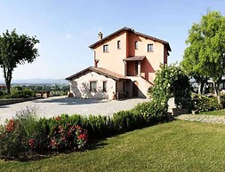 Casa Vacanze a Bettona con Giardino