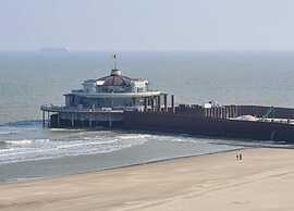 Coastal Stay Steps From Pier