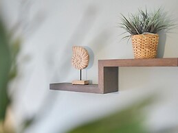 SEA Time Modern Retreat
