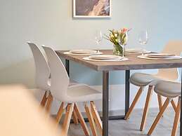 SEA Time Modern Retreat