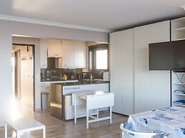 Corner Apartment Near the Center