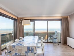 Corner Apartment Near the Center