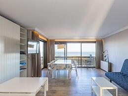 Corner Apartment Near the Center