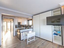 Corner Apartment Near the Center