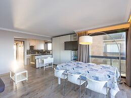 Corner Apartment Near the Center