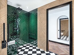 DoubleTree by Hilton Nice Centre Iconic