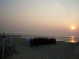 Haus Schumacher Modern Retreat