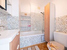 Cosy Studio With Sleeping Area