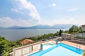 Garden Flat by Lake Maggiore