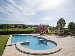 Apartment in Provence Castle With Pool