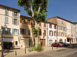 Apartment in Provence Castle With Pool