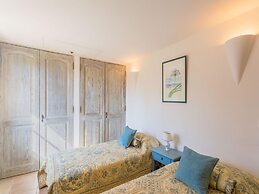 Apartment in Provence Castle With Pool