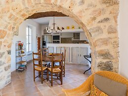 Apartment in Provence Castle With Pool