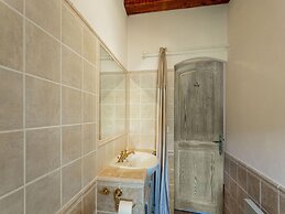Apartment in Provence Castle With Pool