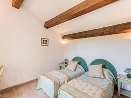 Apartment in Provence Castle With Pool