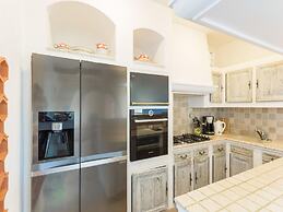 Apartment in Provence Castle With Pool