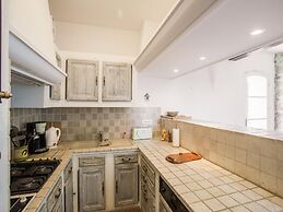 Apartment in Provence Castle With Pool