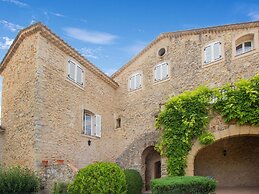 Apartment in Provence Castle With Pool