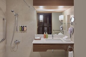 Holiday Inn & Suites Batangas Limapark by IHG
