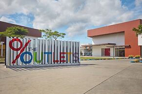 Holiday Inn & Suites Batangas Limapark by IHG