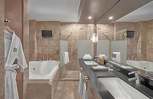 Holiday Inn & Suites Batangas Limapark by IHG
