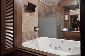 Holiday Inn & Suites Batangas Limapark by IHG