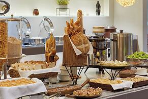 Holiday Inn & Suites Batangas Limapark by IHG