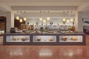 Holiday Inn & Suites Batangas Limapark by IHG