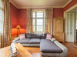 Holiday Home Adjoining a Chateau