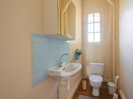 Holiday Home Adjoining a Chateau