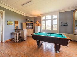 Holiday Home Adjoining a Chateau