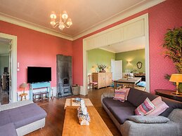 Holiday Home Adjoining a Chateau